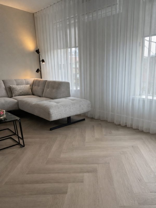 inbetween-metallic-ivoor-gordijnen-waveplooi-recentproject-klant-keuken inbetween-metallic-ivoor-gordijnen-waveplooi-recentproject-klant-keuken