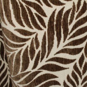 Detailbeeld van jacquard chenille gordijnen in taupe met ingeweven bladmotief, van dichtbij zichtbaar