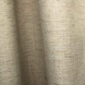 verduisterende linnenlook beige gordijnen, 100% verduisterend, stofstructuur van dichtbij gefotografeerd