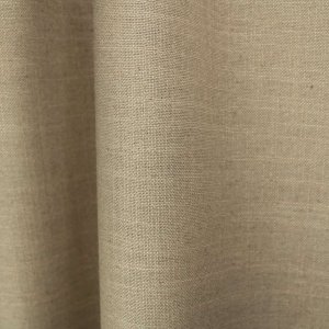 sfeerfoto soft taupe verduisterende gordijnen met linnenlook, hangend in de plooi