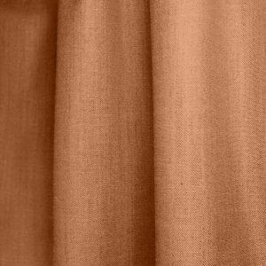 verduisterende linnenlook terra gordijnen in warme terra tint, stof hang in de plooi om goed beeld te geven van de gordijnen