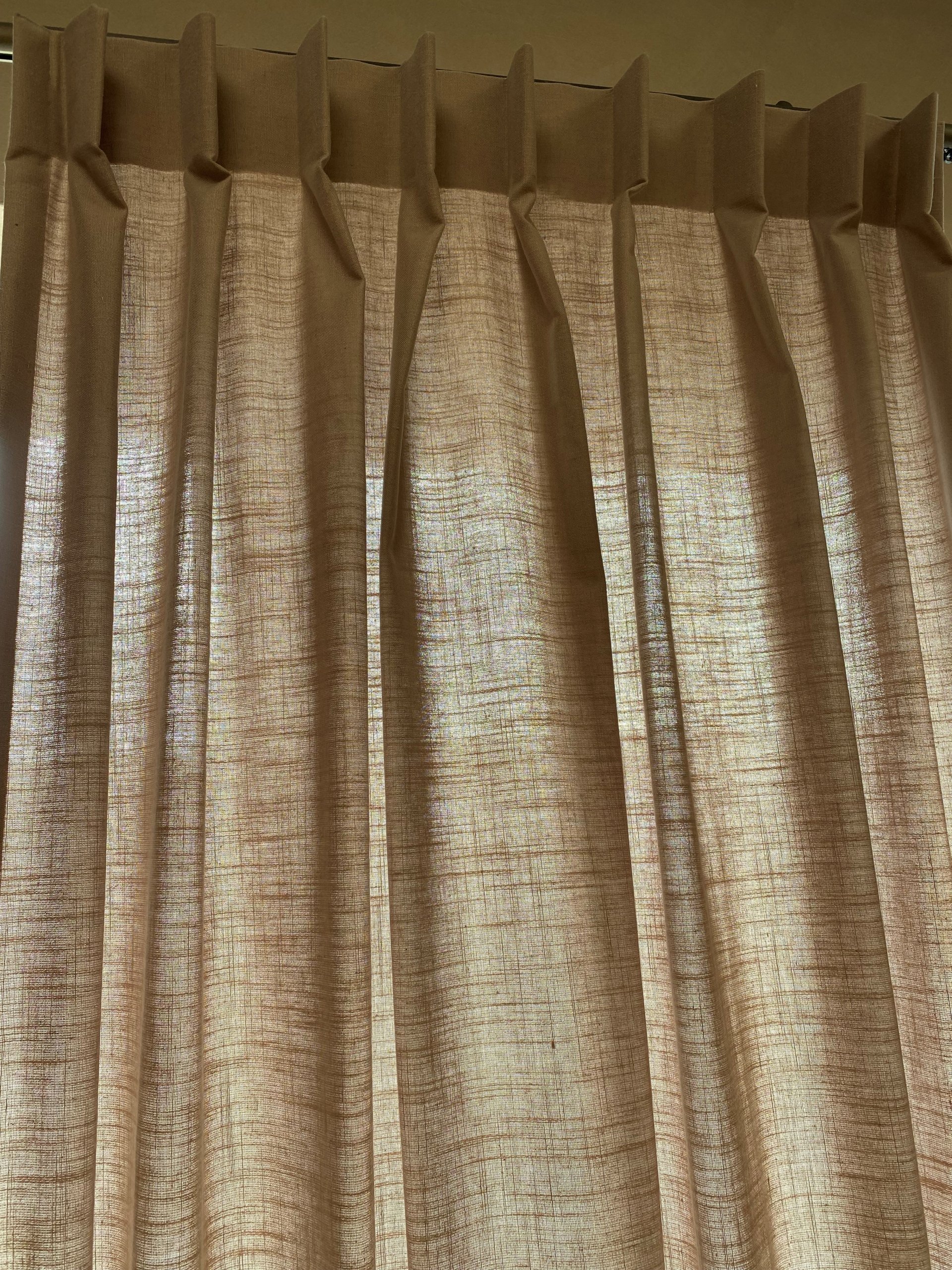 Gordijnen saphira soft taupe - Afbeelding 2