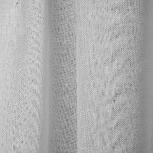 Close-up van de weefstructuur van witte vitrage gordijnen DES2623.